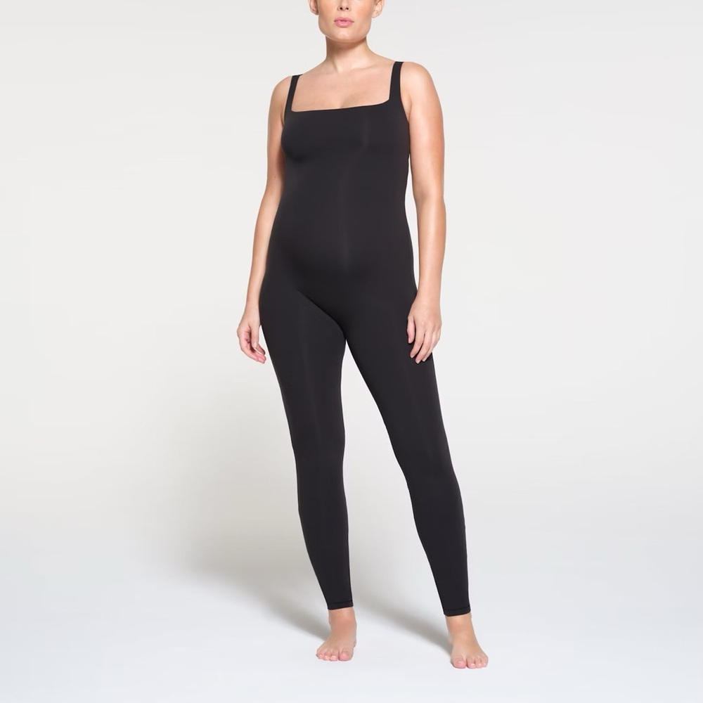 Skims maternity catsuit onyx M